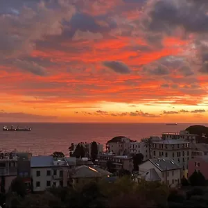 Romantic Garden Sea View Nervi Apartment